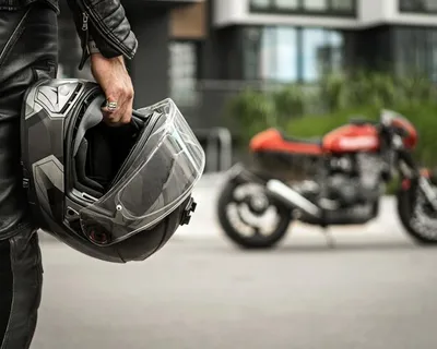 Uso do capacete reduz em quase 80% o risco de morte no trânsito