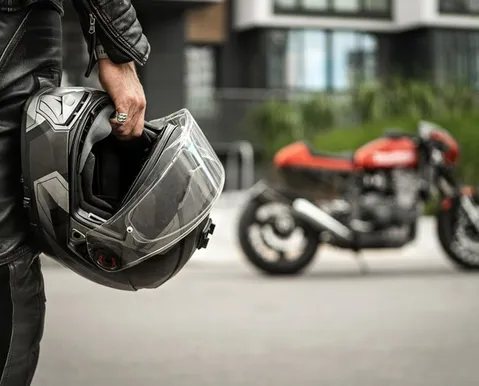 Uso do capacete reduz em quase 80% o risco de morte no trânsito