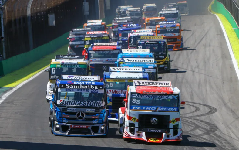 Copa Truck segue em alta velocidade neste sábado - Imagem