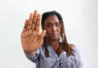 A cada 24 horas, ao menos oito mulheres são vítimas de violência