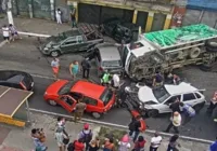 Acidente com 11 veículos e um caminhão deixa sete feridos no Rio