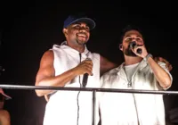 Acompanhado de multidão, Davi canta 'Calma, Calabreso' em Cajazeiras