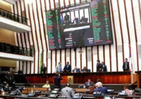 Alba promulga lei sobre ajuda de bares às mulheres vítimas de assédio