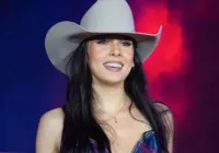 Ana Castela recebe cantada em show, mas dispensa: "Você é velho"