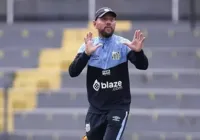 Após protestos, Kleiton Lima pede demissão do time feminino do Santos