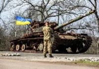 Ataques deixam 11 feridos na Ucrânia e provocam incêndio na Rússia