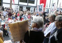 Caminhada em São Paulo lembra golpe militar e faz homenagem às vítimas