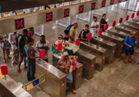 Campanha contra a dengue é realizada em estações de metrô