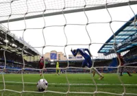 Chelsea goleia West Ham e segue sonhando com vaga europeia