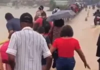 Chuva alaga Terminal Bom Despacho; assista