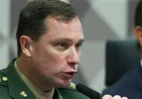 Cid emitiu certificado falso de vacinação de Bolsonaro no Alvorada