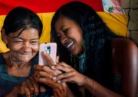 Conexões indígenas em uma fogueira virtual