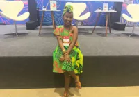 Criança se destaca em Bienal e diz: "Fazer tudo relacionado à arte"