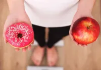 Crianças brasileiras estão mais altas e mais obesas, revela estudo