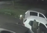 Criminoso rouba carro dentro de estacionamento no Cabula; veja