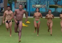 Davi e "Fadas" tomam banho de piscina pelados no BBB