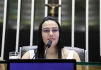 Deputada federal encontra câmeras escondidas dentro do apartamento