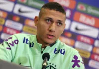 "Deus no céu e a Seleção na terra", diz Richarlison sobre a Amarelinha