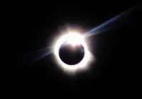 Eclipse solar: olhar fenômeno pode causar perda irreparável da visão