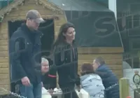 Em meio à rumores, Kate Middleton é flagrada passeando com William