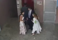 Esposa e ex-mulher de senador saem no tapa na frente dos filhos