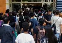Estudantes começam a receber primeira parcela do Programa Pé-de-Meia