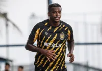 Ex-atacante da Seleção Brasileira é preso momentos antes de jogo