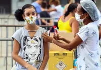 Faixa etária de vacinação contra a dengue é ampliada em Salvador