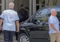 Fãs se aglomeram em frente a hotel para esperar Madonna; veja