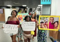 Fãs se reúnem no Aeroporto de Salvador para recepcionar Davi
