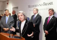 "Fomos silenciadas historicamente", diz Cármen Lúcia em sessão