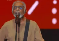 Gilberto Gil agita público no Lollapalooza e se declara: "viva o amor"