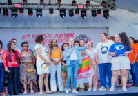 Gleisi Hoffmann participa de ato em defesa da democracia em Salvador