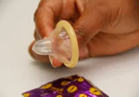 Governo Bolsonaro gastou R$ 31 mi em camisinhas na pandemia, diz CGU