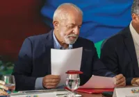 Governo anuncia plano para assentar 295 mil famílias até 2026