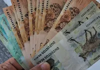 Homem é flagrado pela PM com R$ 1.200,00 falsos em Salvador