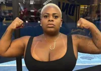 Jojo Todynho aparece armada com fuzil e web reage: “É fetiche?”