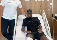 Lateral do Bahia celebra cirurgia bem sucedida: "obrigado a todos"