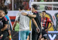 Léo Condé rebate críticas de Abel Ferreira sobre gramado do Barradão