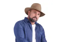 Leo Estakazero abre temporada de ensaios para São João