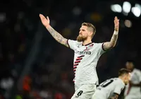 Leverkusen vence Roma fora de casa e fica perto da final da Liga