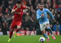 Liverpool e Manchester City empatam e Arsenal segue líder