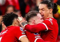 Liverpool vence Sheffield e recupera liderança da Premier League