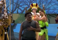 Lucas Buda diz estar com saudade da mulher e dá cantada em Pitel