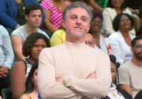 Luciano Huck se desculpa com Gracyanne após brincadeira com Belo