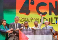 Lula posa com bandeira palestina: "Tempo vai provar que estava certo"