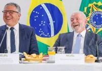 Lula provoca Lira e diz que Padilha ficará no governo "só de teimosia"