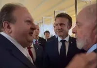 Lula recebe afago de Érick Jacquin em visita de Macron: Merci Beaucoup