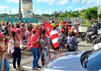 Manifestantes do MST e motociclistas trocam agressões em Salvador