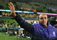 Marta anuncia data para se aposentar da Seleção: "Vou passar o bastão"